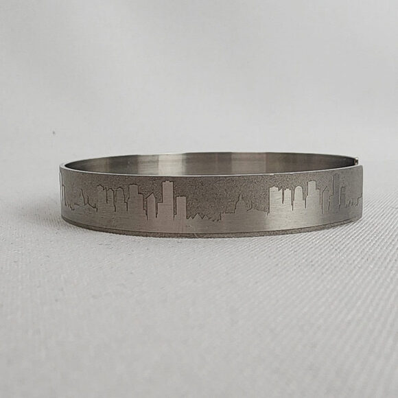 eLiasz and eLLa Silver Tone City Skyline Skinny Cuff Bracelet - Picture 5 of 9